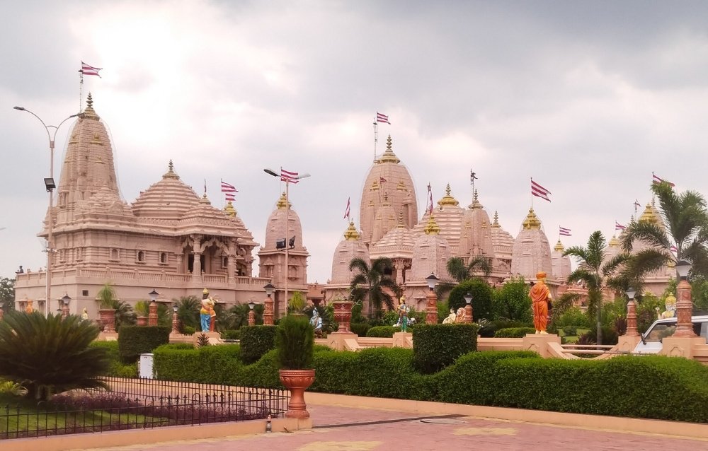 Delhi–Kashi–Ayodhya Pilgrimage Tour